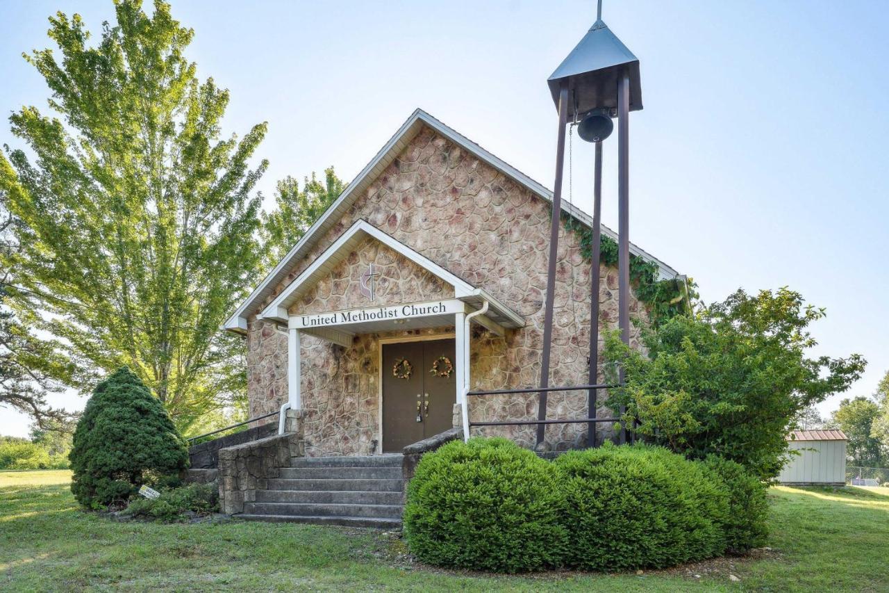 Old Church Retreat With Fire Pit And Air Hockey! Omaha Exterior photo